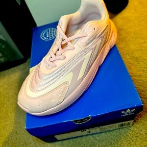 Adidas Ozelia Girls - Brand New
